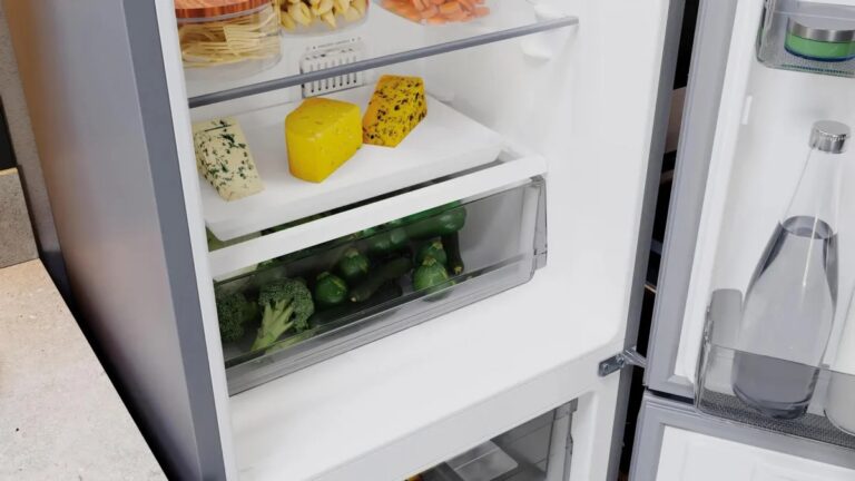 Холодильник Hotpoint-Ariston HT 5200 S — изображение 7